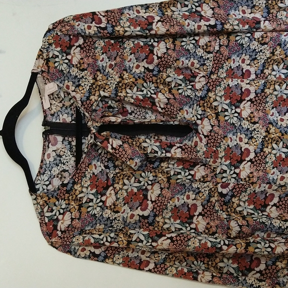 Forever 21 blouse - Picture 2 of 6